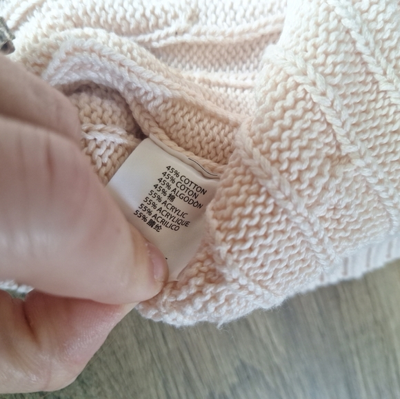 Brandy Melville Cropped Cable Knit Sweater size Small - Picture 6 of 12